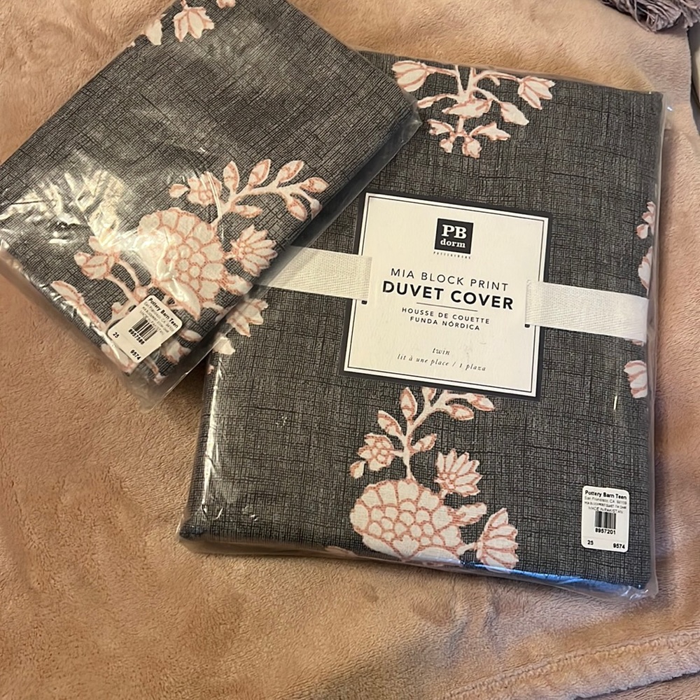 PBT twin size duvet cover 68” x 86”, standard sham 26” x 20”